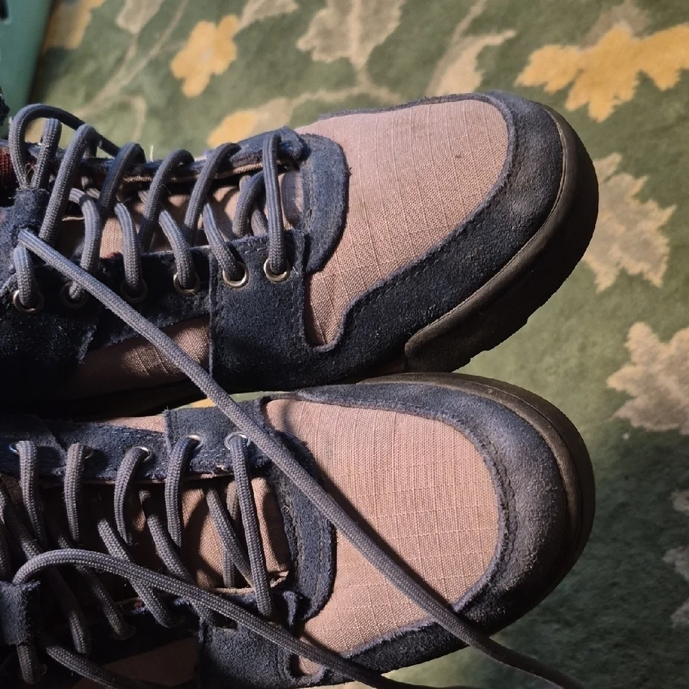 High-Top Outdoor Boots in Navy and Dusty Rose